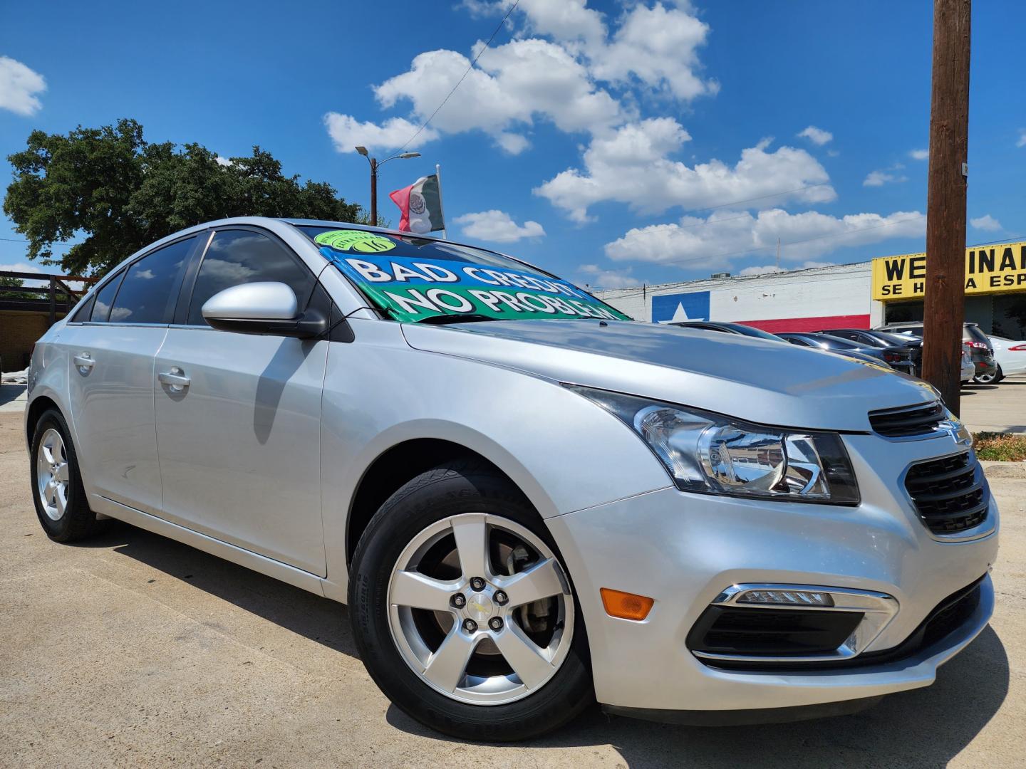 2016 SILVER /BLACK Chevrolet Cruze LT (1G1PE5SB6G7) with an 1.4L L4 DOHC 16V TURBO engine, 6-Speed Automatic transmission, located at 2660 S.Garland Avenue, Garland, TX, 75041, (469) 298-3118, 32.885551, -96.655602 - Welcome to DallasAutos4Less, one of the Premier BUY HERE PAY HERE Dealers in the North Dallas Area. We specialize in financing to people with NO CREDIT or BAD CREDIT. We need proof of income, proof of residence, and a ID. Come buy your new car from us today!! This is a very well cared for 2016 CH - Photo#0